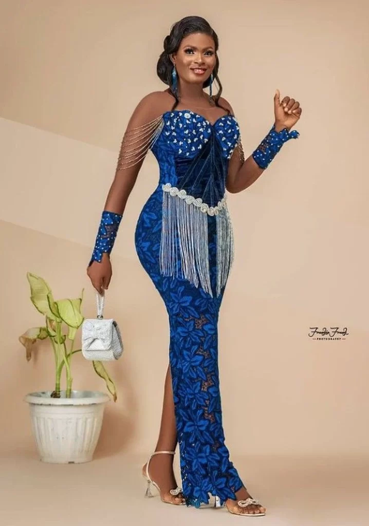 Dear Men, Surprise Your Lady with Any One Of These 100 Aso-ebi Styles This Christmas